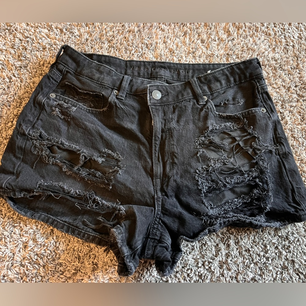 American Eagle Black Denim Mom Shorts Size 8 LIKE NEW